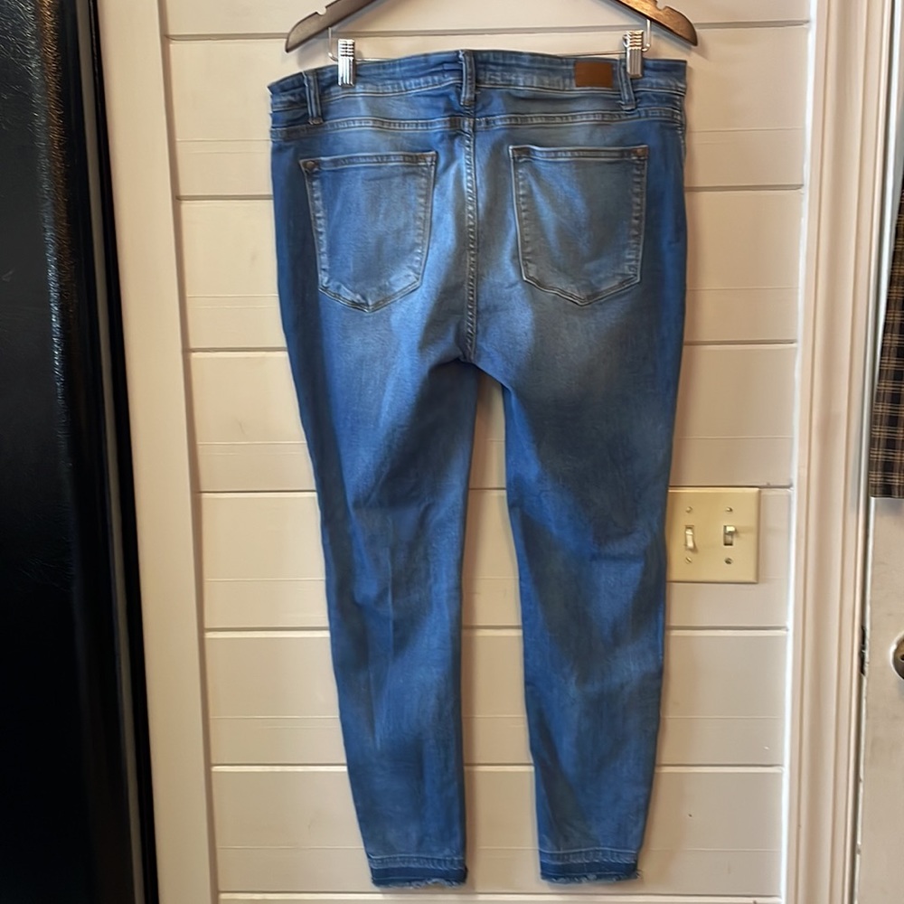 Judy Blue Distressed Skinny Fit Jeans Fused Patches Raw Hem Size 2X. - Picture 11 of 16